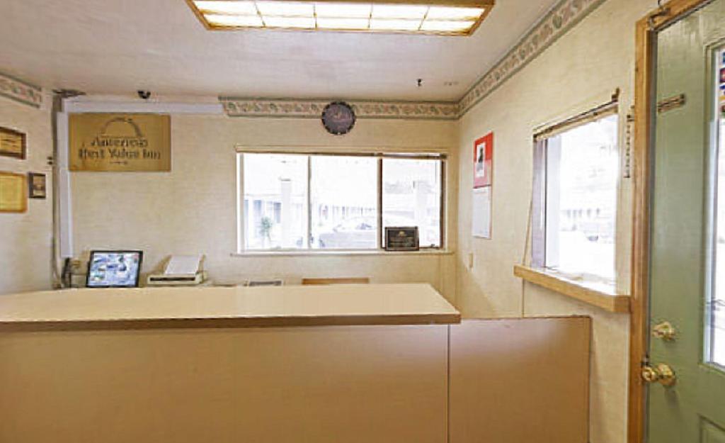 Americas Best Value Inn - ליברמור מראה חיצוני תמונה